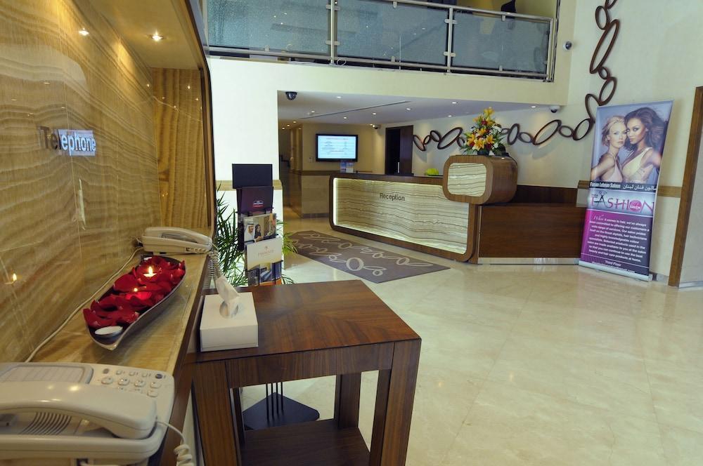Howard Johnson By Wyndham Abu Dhabi Downtown Exterior foto